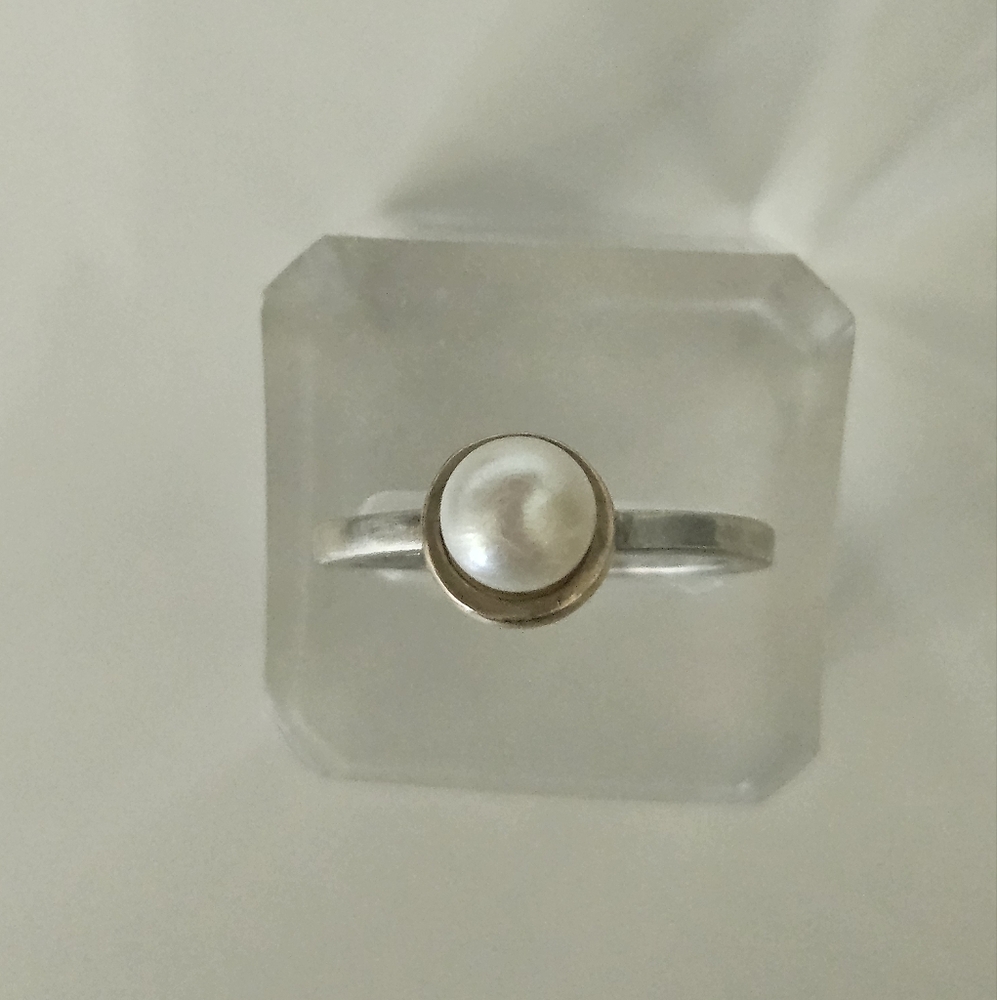 14k Gold and Sterling Pearl Silver Ring - Picture 5 of 11